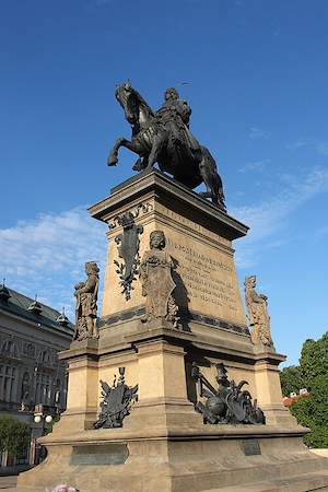 Jiri z Podebrad socha